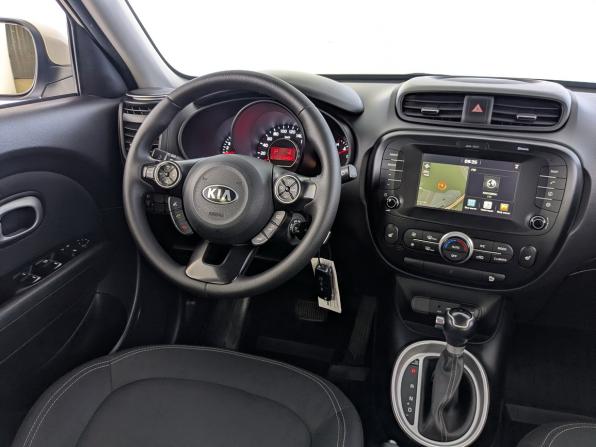 Kia Soul II Рестайлинг с пробегом 2017 года, цена 1 450 000 рублей, 214400 км, хэтчбек, Автокод Объявления