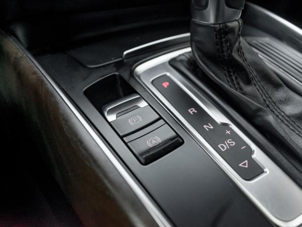 Audi Q5 I (8R) Рестайлинг с пробегом 2012 года, цена 1 990 000 рублей, 226043 км, внедорожник, Автокод Объявления