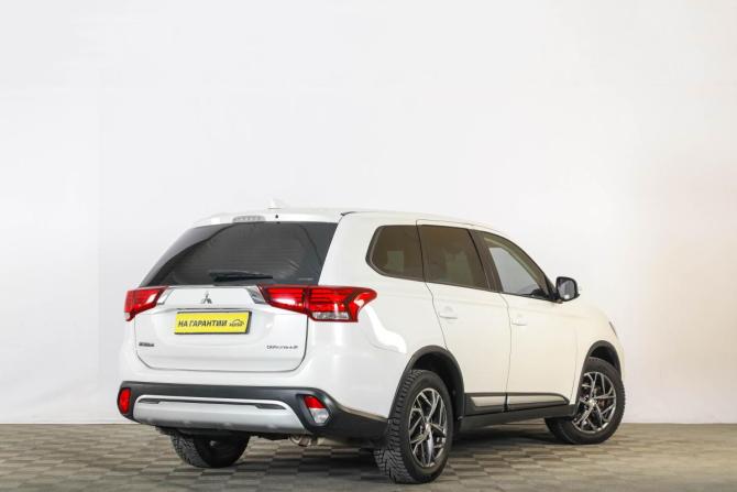 Mitsubishi Outlander III Рестайлинг 3 с пробегом 2018 года, цена 1 799 000 рублей, 224000 км, внедорожник, Автокод Объявления