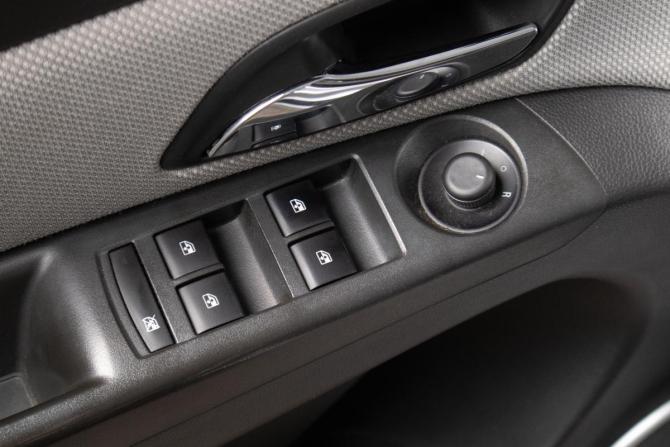 Chevrolet Cruze I с пробегом 2012 года, цена 1 099 000 рублей, 131020 км, хэтчбек, Автокод Объявления
