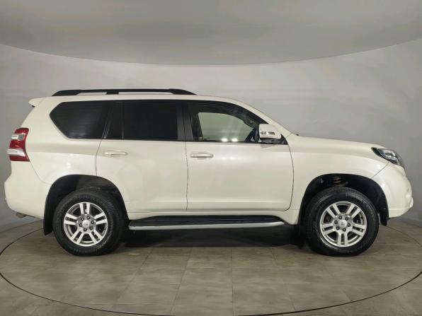 Toyota Land Cruiser Prado 150 Series Рестайлинг 1 с пробегом 2013 года, цена 2 699 000 рублей, 205910 км, внедорожник, Автокод Объявления