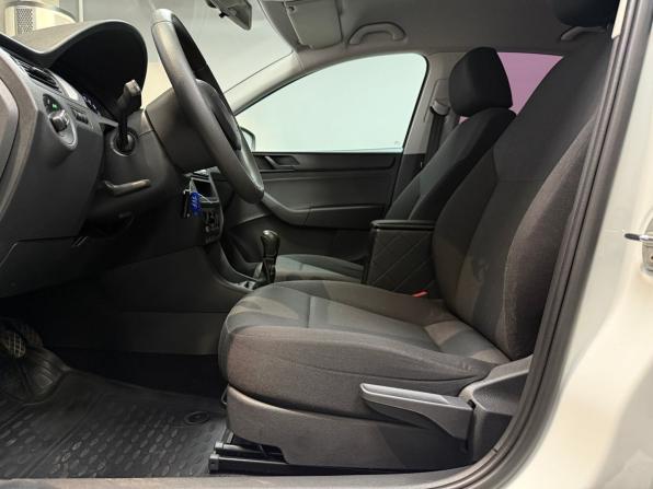 Skoda Rapid I с пробегом 2015 года, цена 969 000 рублей, 118311 км, лифтбек, Автокод Объявления