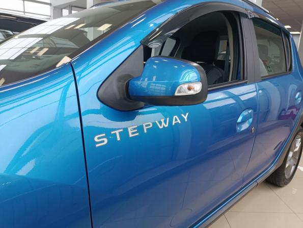 Renault Sandero II Рестайлинг с пробегом 2020 года, цена 1 459 000 рублей, 42000 км, хэтчбек, Автокод Объявления