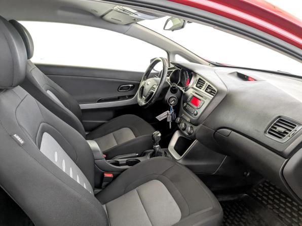 Kia Ceed II с пробегом 2014 года, цена 975 000 рублей, 144426 км, хэтчбек, Автокод Объявления