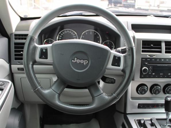 Jeep Cherokee IV (KK) с пробегом 2008 года, цена 818 000 рублей, 296442 км, внедорожник, Автокод Объявления