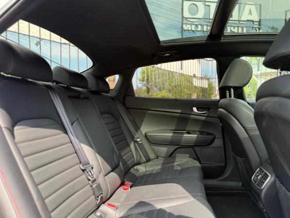 Kia Optima IV Рестайлинг с пробегом 2018 года, цена 2 329 000 рублей, 87232 км, седан, Автокод Объявления