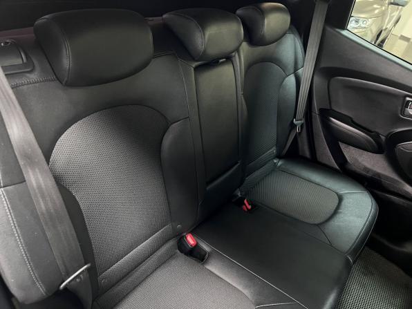Hyundai ix35 I Рестайлинг с пробегом 2015 года, цена 1 295 000 рублей, 220592 км, внедорожник, Автокод Объявления
