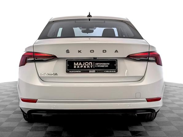 Skoda Octavia IV (A8) с пробегом 2021 года, цена 2 400 000 рублей, 69993 км, лифтбек, Автокод Объявления