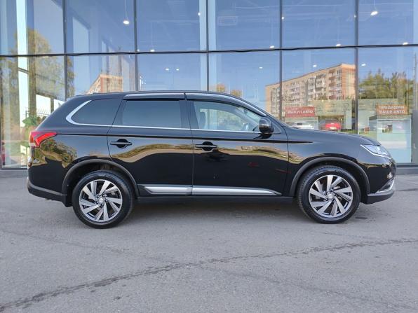 Mitsubishi Outlander III Рестайлинг 3 с пробегом 2021 года, цена 2 730 000 рублей, 58358 км, внедорожник, Автокод Объявления