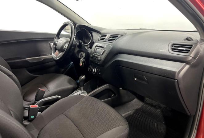 Kia Rio III Рестайлинг с пробегом 2015 года, цена 990 000 рублей, 160383 км, седан, Автокод Объявления