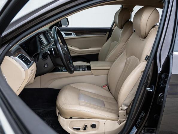 Hyundai Genesis II с пробегом 2014 года, цена 1 950 000 рублей, 172461 км, седан, Автокод Объявления