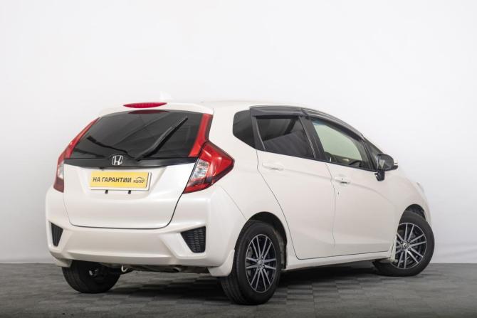 Honda Fit III с пробегом 2015 года, цена 929 000 рублей, 180000 км, хэтчбек, Автокод Объявления