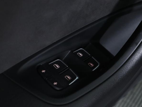 Audi A6 IV (C7) Рестайлинг с пробегом 2016 года, цена 2 300 000 рублей, 163272 км, седан, Автокод Объявления