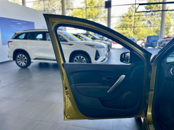 Renault Sandero II с пробегом 2016 года, цена 1 049 900 рублей, 53000 км, хэтчбек, Автокод Объявления