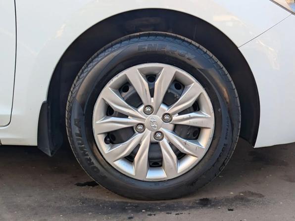 Hyundai Solaris II с пробегом 2017 года, цена 1 090 000 рублей, 272031 км, седан, Автокод Объявления