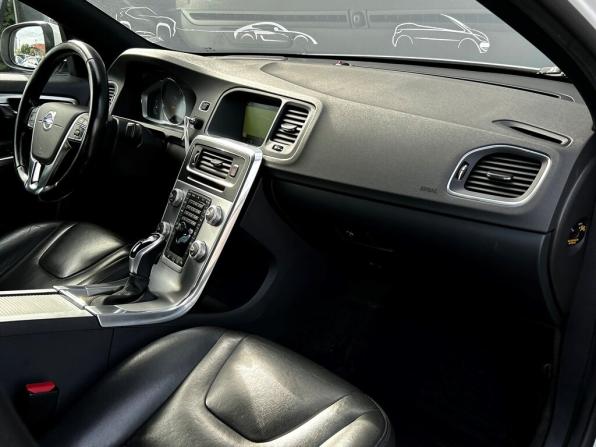 Volvo S60 II Рестайлинг с пробегом 2017 года, цена 1 398 600 рублей, 276088 км, седан, Автокод Объявления