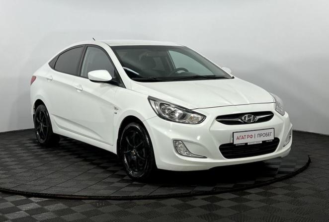 Hyundai Solaris I с пробегом 2013 года, цена 900 000 рублей, 136900 км, седан, Автокод Объявления