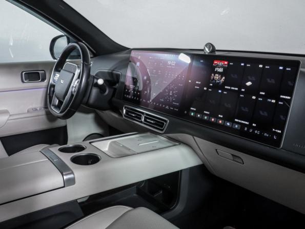 Li Auto (Lixiang) L9 I с пробегом 2023 года, цена 6 950 000 рублей, 36700 км, внедорожник, Автокод Объявления