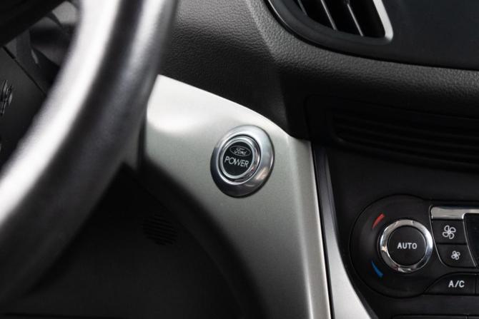 Ford Kuga II с пробегом 2013 года, цена 1 299 000 рублей, 142210 км, внедорожник, Автокод Объявления