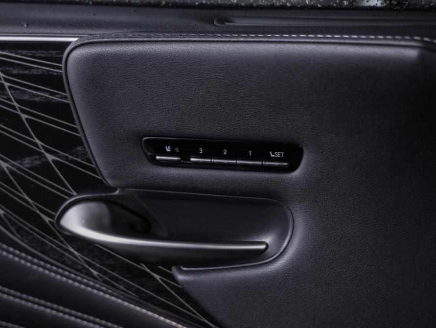 Lexus LS V Рестайлинг Санкт-Петербург  - изображение 28