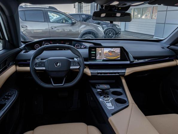 Changan UNI-V I с пробегом 2023 года, цена 2 365 000 рублей, 18742 км, лифтбек, Автокод Объявления