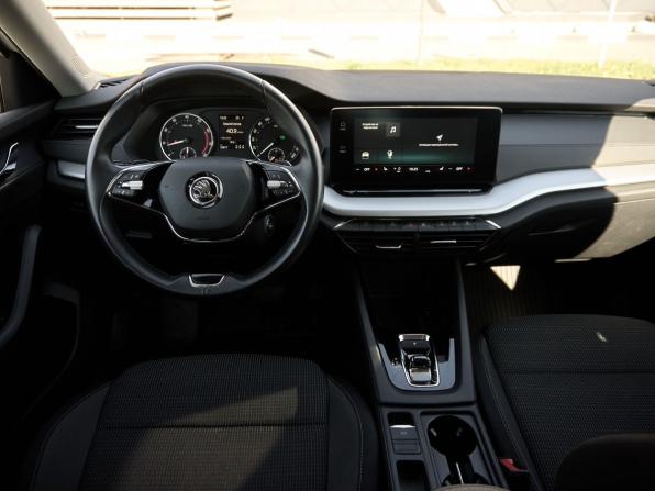 Skoda Octavia IV (A8) с пробегом 2021 года, цена 2 391 000 рублей, 53798 км, лифтбек, Автокод Объявления