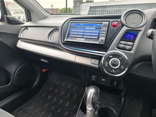 Honda Insight II Рестайлинг с пробегом 2012 года, цена 1 155 000 рублей, 107084 км, хэтчбек, Автокод Объявления