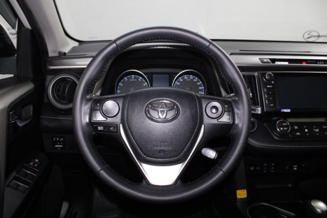 Toyota RAV4 IV (XA40) Рестайлинг с пробегом 2018 года, цена 2 650 000 рублей, 61239 км, внедорожник, Автокод Объявления
