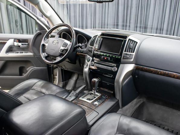 Toyota Land Cruiser 200 Series Рестайлинг 1 с пробегом 2014 года, цена 4 949 000 рублей, 121480 км, внедорожник, Автокод Объявления