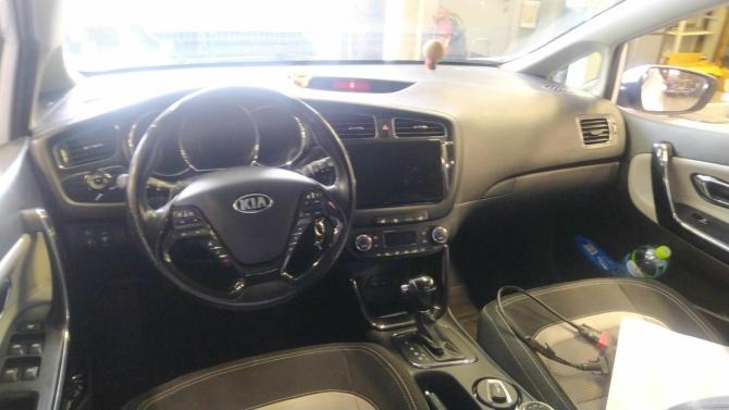 Kia Ceed II с пробегом 2013 года, цена 930 000 рублей, 250305 км, хэтчбек, Автокод Объявления