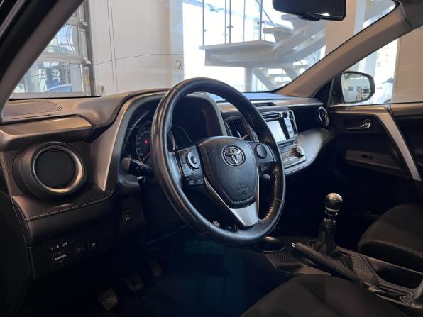 Toyota RAV4 IV (XA40) с пробегом 2015 года, цена 1 900 000 рублей, 240886 км, внедорожник, Автокод Объявления