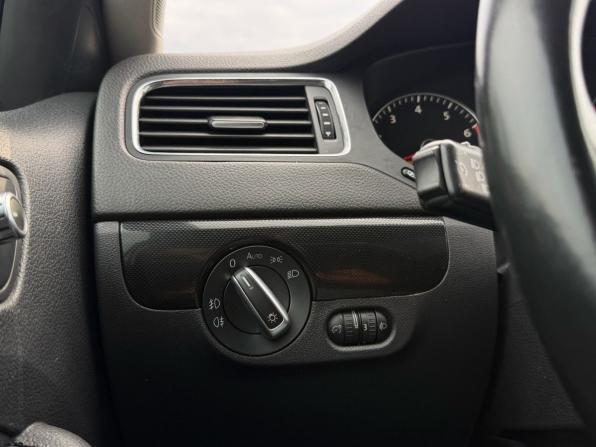 Volkswagen Jetta VI с пробегом 2012 года, цена 855 000 рублей, 227535 км, седан, Автокод Объявления