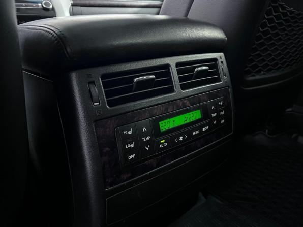 Toyota Land Cruiser 200 Series Рестайлинг 1 с пробегом 2013 года, цена 2 999 000 рублей, 350700 км, внедорожник, Автокод Объявления