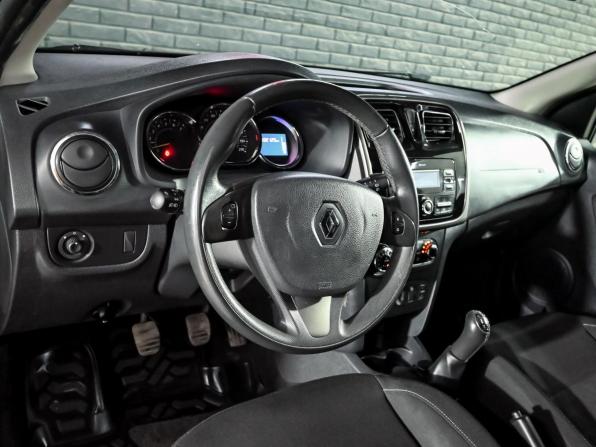 Renault Sandero II с пробегом 2017 года, цена 1 000 000 рублей, 132000 км, хэтчбек, Автокод Объявления