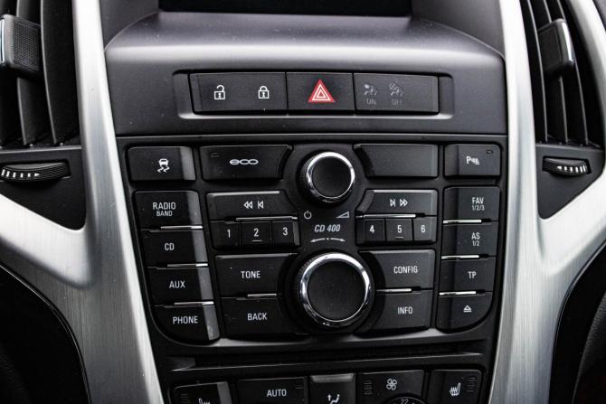 Opel Astra J Рестайлинг с пробегом 2012 года, цена 779 000 рублей, 226452 км, хэтчбек, Автокод Объявления