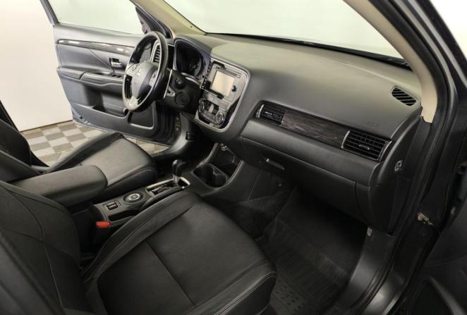 Mitsubishi Outlander III Рестайлинг 2 с пробегом 2016 года, цена 1 940 000 рублей, 110754 км, внедорожник, Автокод Объявления