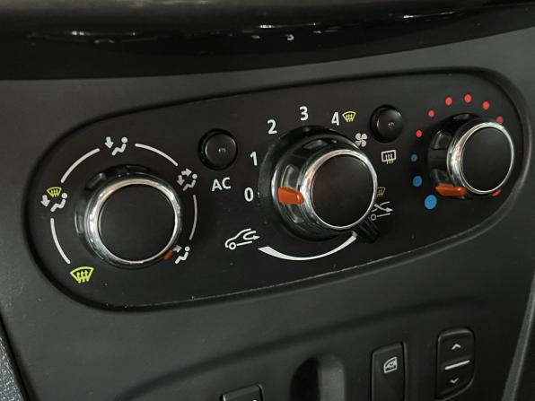 Renault Logan II с пробегом 2014 года, цена 585 000 рублей, 183387 км, седан, Автокод Объявления