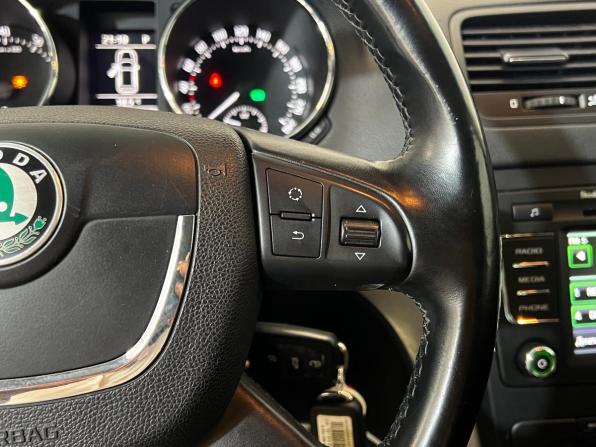 Skoda Yeti I Рестайлинг с пробегом 2013 года, цена 1 175 000 рублей, 185224 км, внедорожник, Автокод Объявления