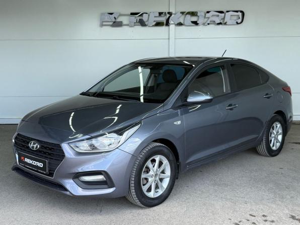 Hyundai Solaris II с пробегом 2018 года, цена 1 299 000 рублей, 176000 км, седан, Автокод Объявления
