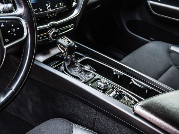 Volvo XC60 II с пробегом 2018 года, цена 3 330 000 рублей, 115330 км, внедорожник, Автокод Объявления