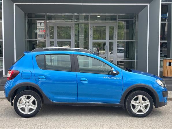 Renault Sandero II с пробегом 2016 года, цена 849 000 рублей, 63000 км, хэтчбек, Автокод Объявления