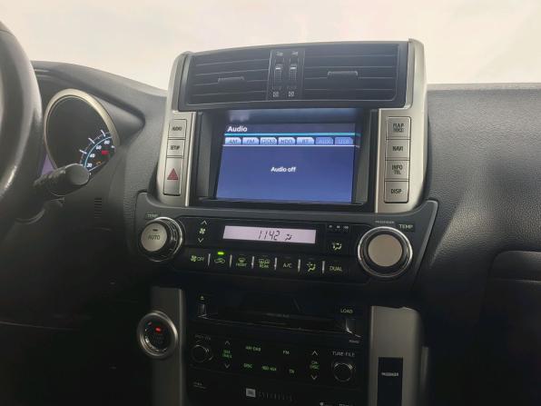 Toyota Land Cruiser Prado 150 Series Рестайлинг 1 с пробегом 2013 года, цена 2 699 000 рублей, 205910 км, внедорожник, Автокод Объявления