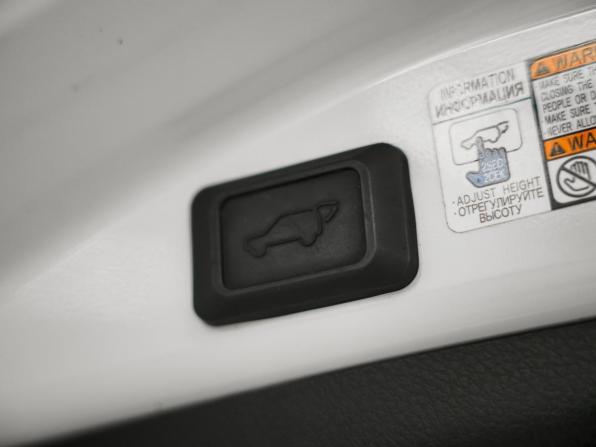 Toyota RAV4 IV (XA40) Рестайлинг с пробегом 2016 года, цена 2 300 000 рублей, 98178 км, внедорожник, Автокод Объявления