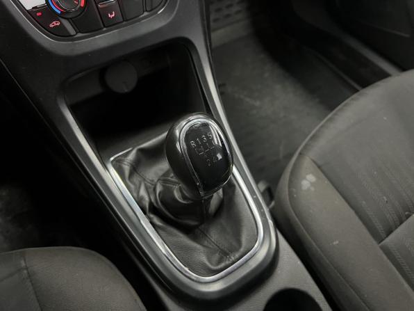 Opel Astra J с пробегом 2011 года, цена 599 000 рублей, 164374 км, хэтчбек, Автокод Объявления