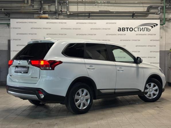 Mitsubishi Outlander III Рестайлинг 2 с пробегом 2017 года, цена 1 329 000 рублей, 207000 км, внедорожник, Автокод Объявления