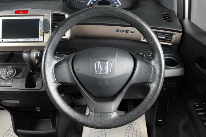 Honda Freed I с пробегом 2010 года, цена 1 159 000 рублей, 86000 км, компактвэн, Автокод Объявления