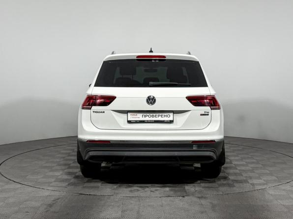 Volkswagen Tiguan II с пробегом 2017 года, цена 1 550 000 рублей, 301793 км, внедорожник, Автокод Объявления