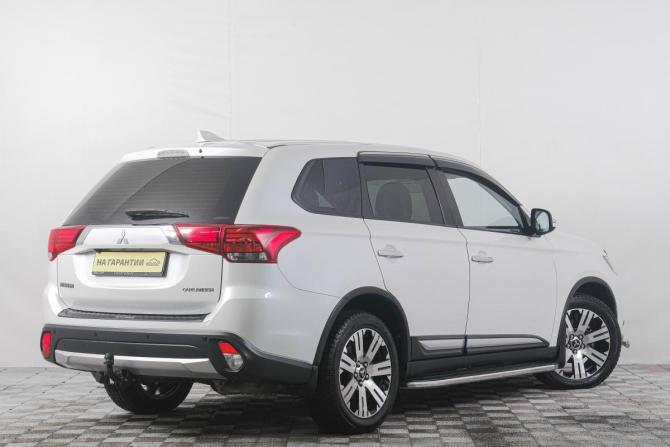 Mitsubishi Outlander III Рестайлинг 2 с пробегом 2018 года, цена 2 329 000 рублей, 115357 км, внедорожник, Автокод Объявления