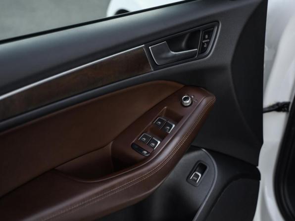 Audi Q5 I (8R) Рестайлинг с пробегом 2013 года, цена 2 349 000 рублей, 79487 км, внедорожник, Автокод Объявления