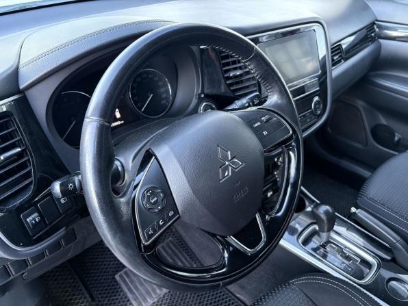 Mitsubishi Outlander III Рестайлинг 3 с пробегом 2019 года, цена 1 839 000 рублей, 170902 км, внедорожник, Автокод Объявления